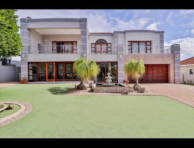 4 BEDROOM HOUSE FOR SALE IN STILBAAI-WES
